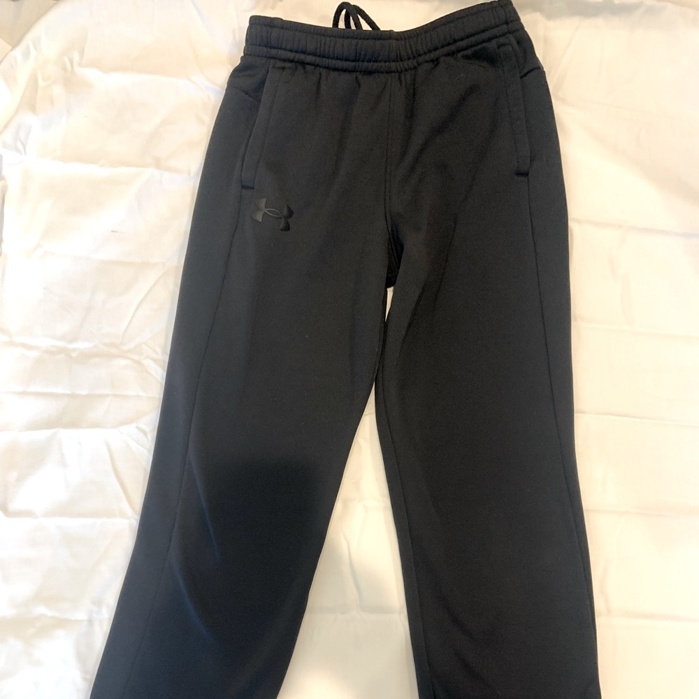 Boys Under Armor sweatpants YM - like new
